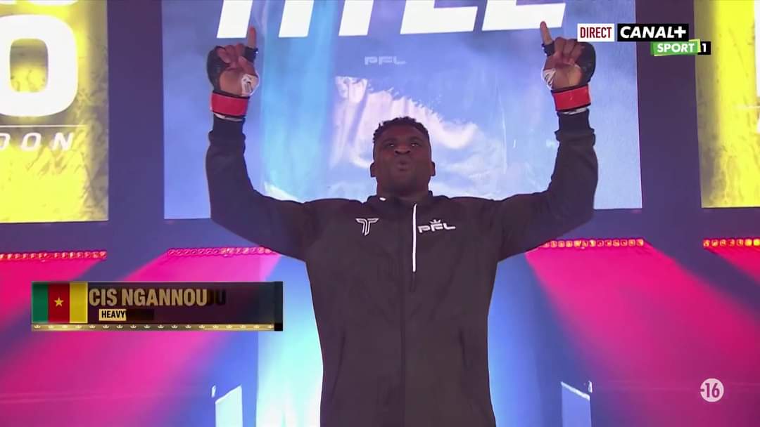 Priminfocd's tweet photo. Ngannou éteint Ferreira, dès le premier round.

 @MMArena_ https://t.co/UPVSa8YEyj