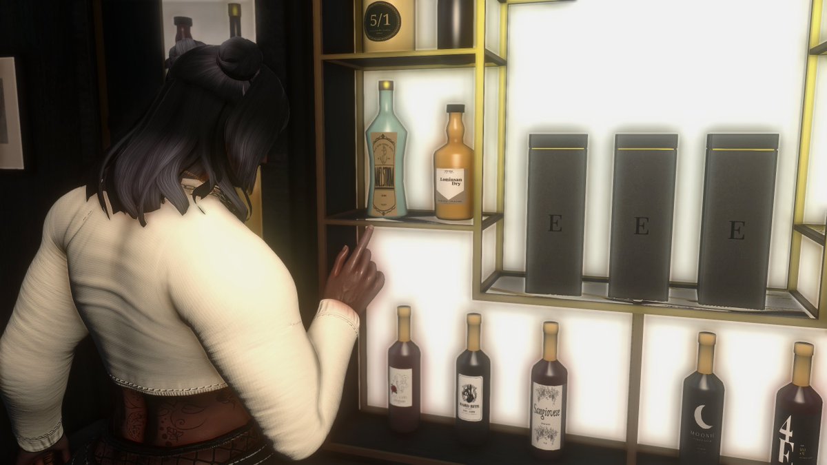 RoegadynTea's tweet photo. What to pick... what to pick...
#femroe #Roegadyn #Hellsguard https://t.co/QePsv47uuV