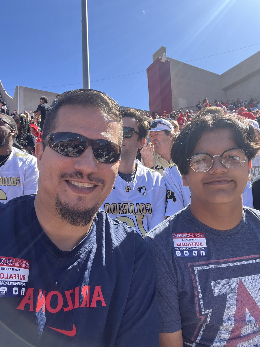 sandovalvr's tweet photo. Let’s Go Cats! #BearDown https://t.co/KjKZyfiHgo