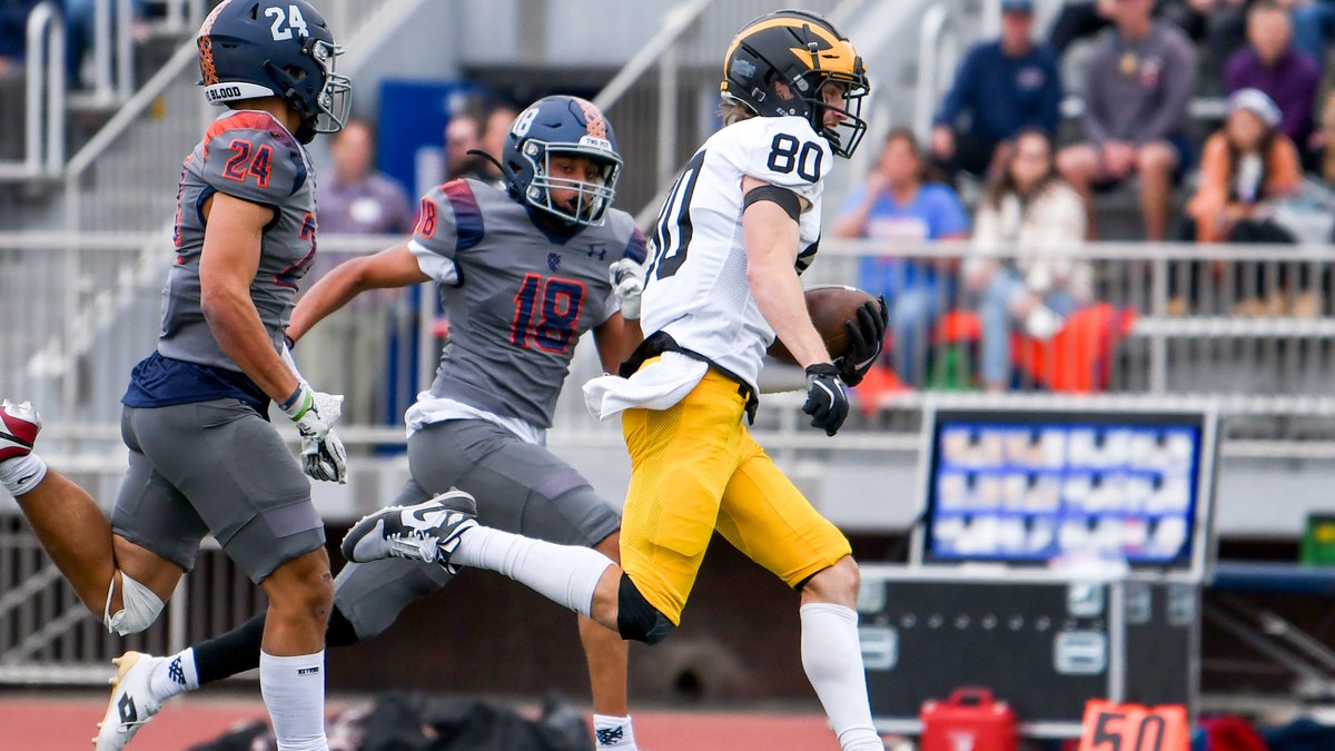 GustieAthletics's tweet photo. .@gustiefootball rolled to a 36-7 win at Macalester as Caden Kleinschmidt tallied 228 receiving yards and three touchdowns

Recap: https://t.co/V7XcswBBOO

#GoGusties | #d3fb https://t.co/NEGVwC2EMt