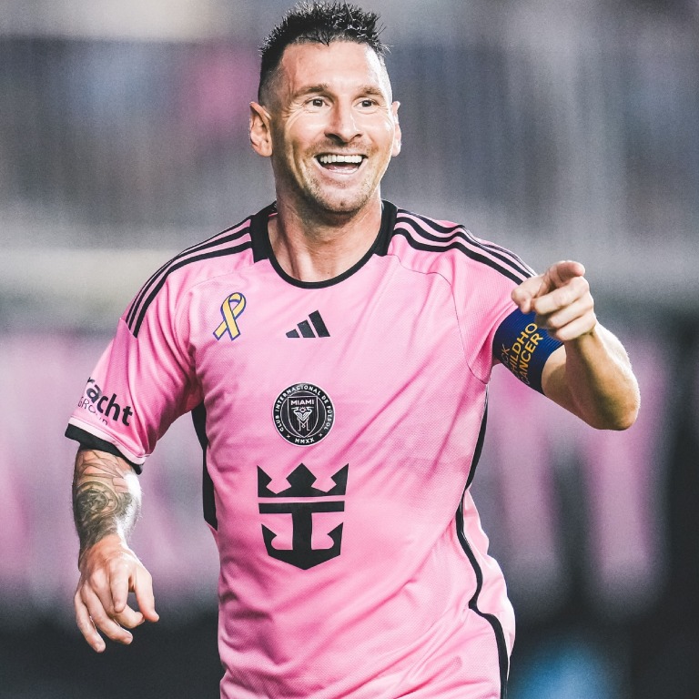 Nada más ¡¡20 GOLES Y 10 ASISTENCIAS!! en 19 partidos disputados en la presente MLS. ¡Ah! Y ganó la Supporters Shield con el RÉCORD HISTÓRICO de más puntos (73) en una misma temporada de MLS. Transformó al peor equipo de Estados Unidos en un equipo histórico. Solo él podía lograr
