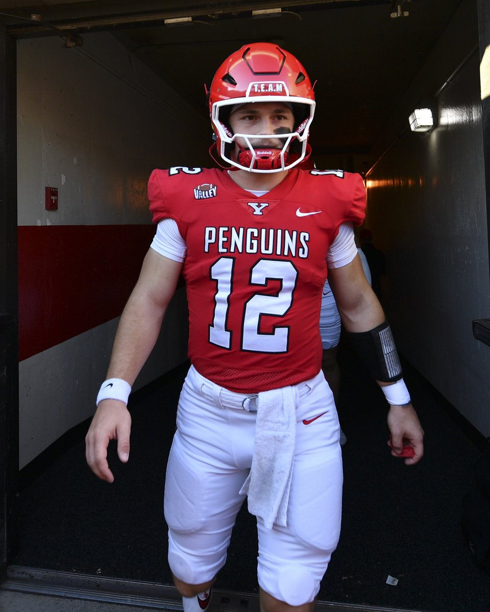 Brungard's first half

Passing: 10-for-13 and a touchdown
Rushing: 10 carries for 33 yards and a touchdown

Our first drive of the second half is upcoming with the score tied at 17.

#GoGuins