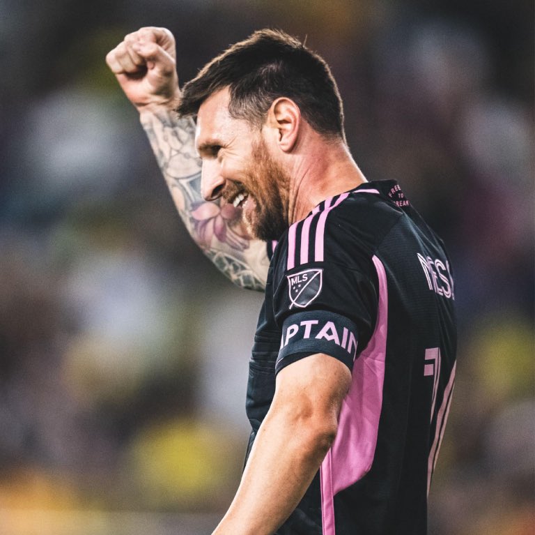 ConnCFC's tweet photo. The greatest footballer we will ever see. https://t.co/UVWhVCqFMy