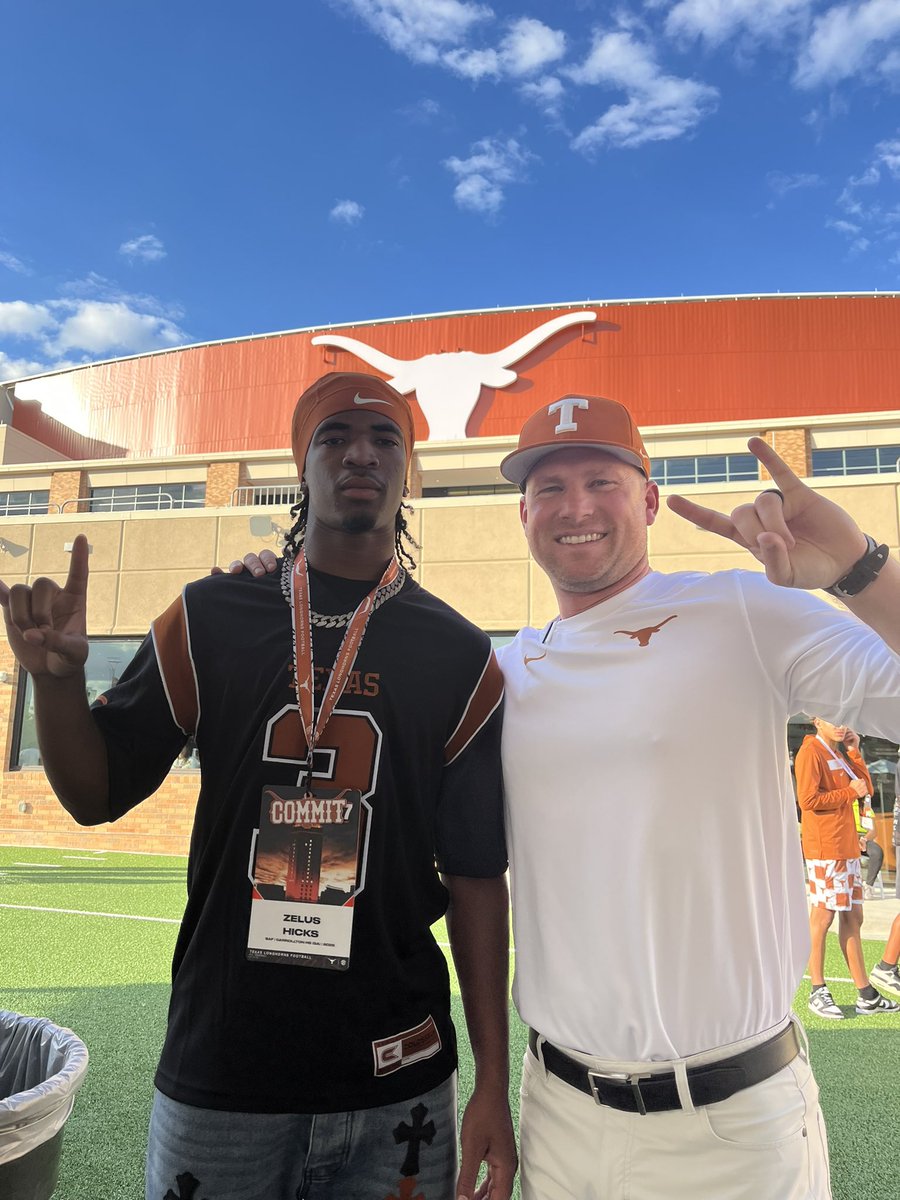 Zelus_Hicks's tweet image. Horns up! Let’s go!  @TexasFootball @InsideTexas @TexasRecruiting