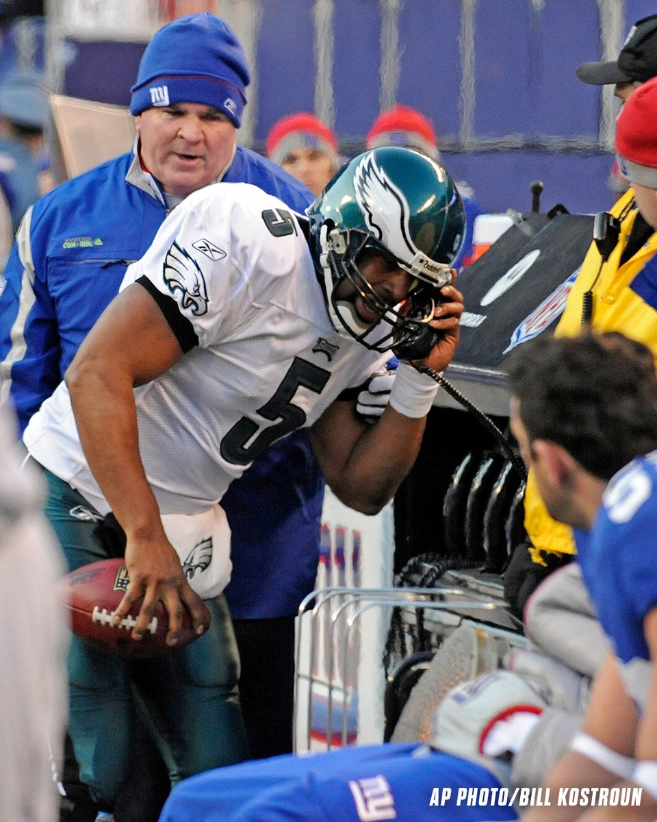 Eagles's tweet photo. GM. It’s gameday ☎️ https://t.co/vmklNzbS1j