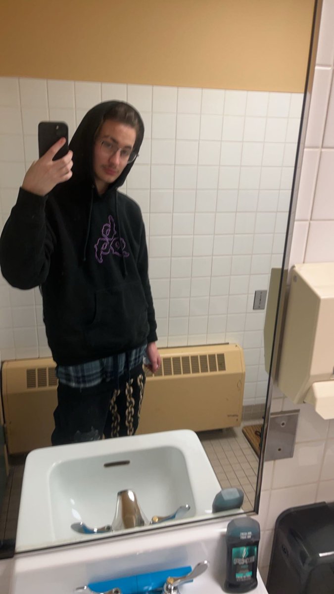 U_SANcap's tweet photo. Repost
I’m this locked in rn
(I was n the psych ward in this picture) https://t.co/dlijAbPAtL
