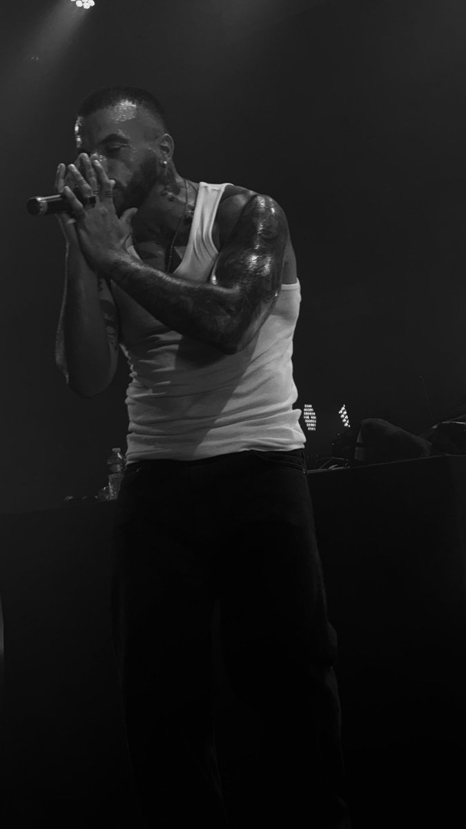 Clarabrds's tweet photo. @uskymusic à Rennes, incroyable. Après 8 ans d’écoute 🏴‍☠️🪬🖤 https://t.co/n2qXqgg3Wo