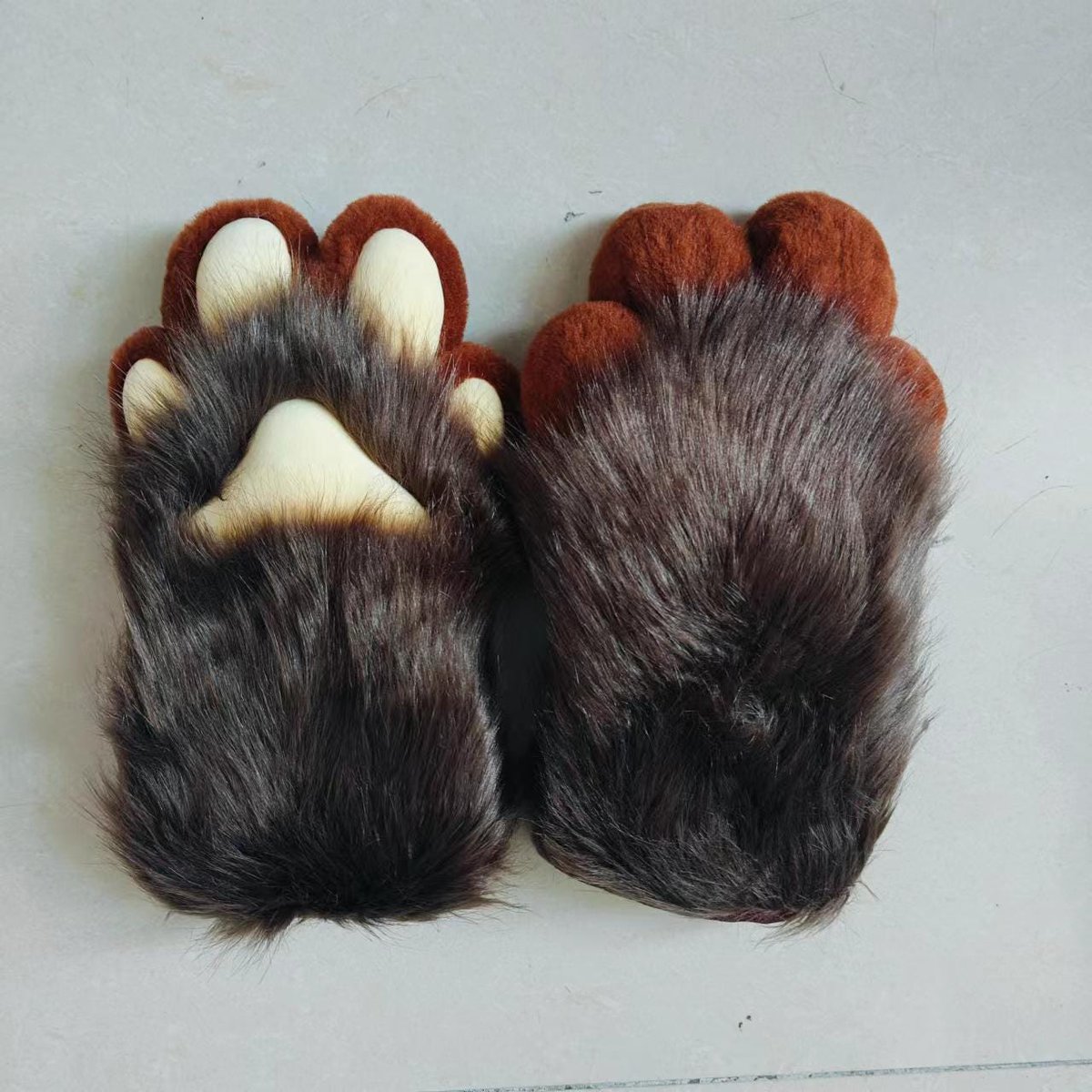 Happy #FursuitFriday! In celebration I will show off my fur head that is on its way to me! She's so cute I can't waitttt~ 🧡🧡