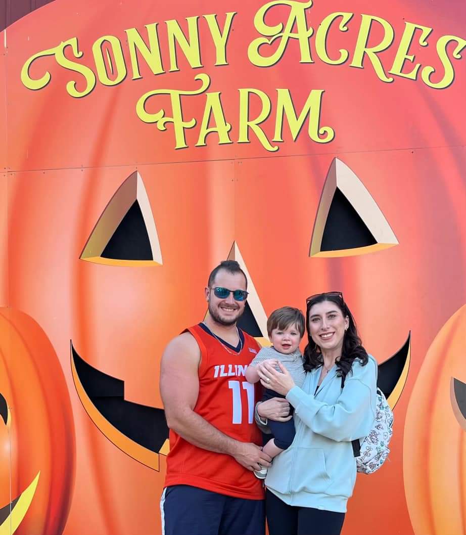 FrankieLaVere's tweet photo. Leonardo's first time at @SonnyAcresFarm ! Very nice fall family day! https://t.co/efusJZoHre