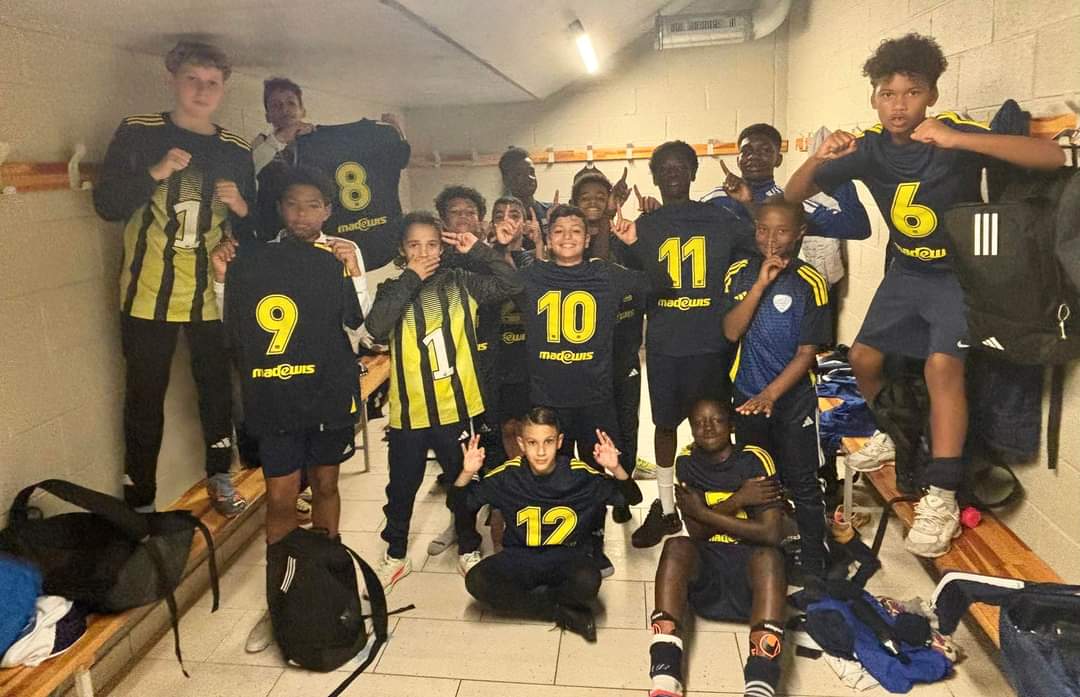 uscreteil's tweet photo. 👏 𝗢𝗨𝗜 𝗟𝗘𝗦 𝗚𝗔𝗥𝗖𝗢𝗡𝗦
Nos U13 Régionaux se sont imposés sur la pelouse de Fontainebleau (3-1) et obtiennent un troisième succès consécutif !

Place aux vacances ! 😁
#TeamUSCL https://t.co/aYoc4DNpO5