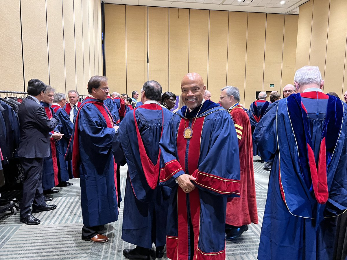 American College of Surgeons (@amcollsurgeons) on Twitter photo The man himself <a href="/HenriFordMD/">Henri R. Ford, MD, MHA, FACS, FRCS(Eng), FAAP</a> is in the house! #ACSC24 The man himself <a href="/HenriFordMD/">Henri R. Ford, MD, MHA, FACS, FRCS(Eng), FAAP</a> is in the house! #ACSC24