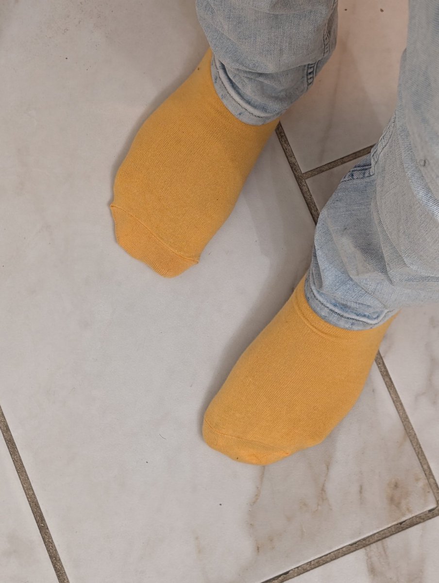 SoftPastelRain's tweet photo. Here's my socks after like 4 days of work. Not sure if it's time to wash them or maybe they can last 1 more day.
#socks #dirtysocks #Dmvsocks #Dmvts #Dmvcd https://t.co/5QpokzekN5