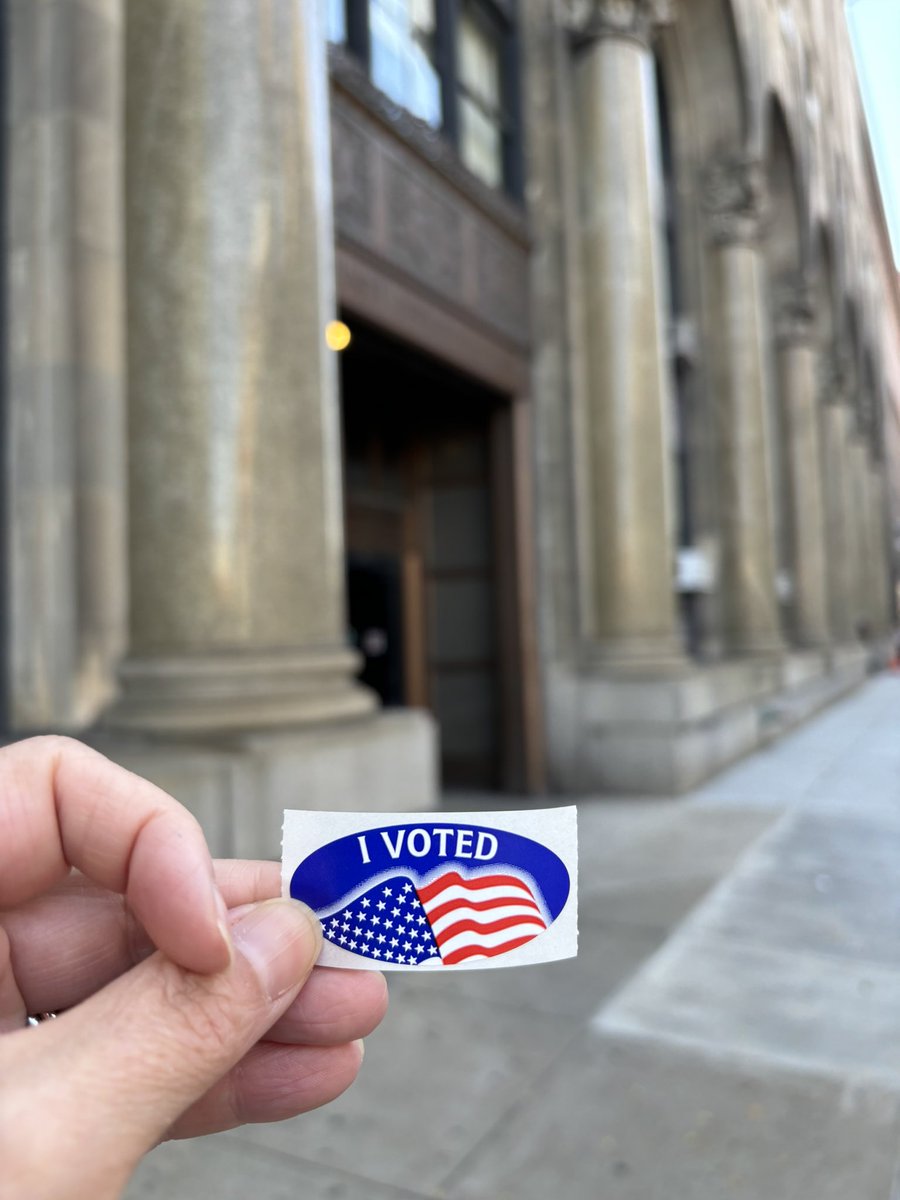 Zandrea Ambrose (zandrea.bsky.social) tweet media