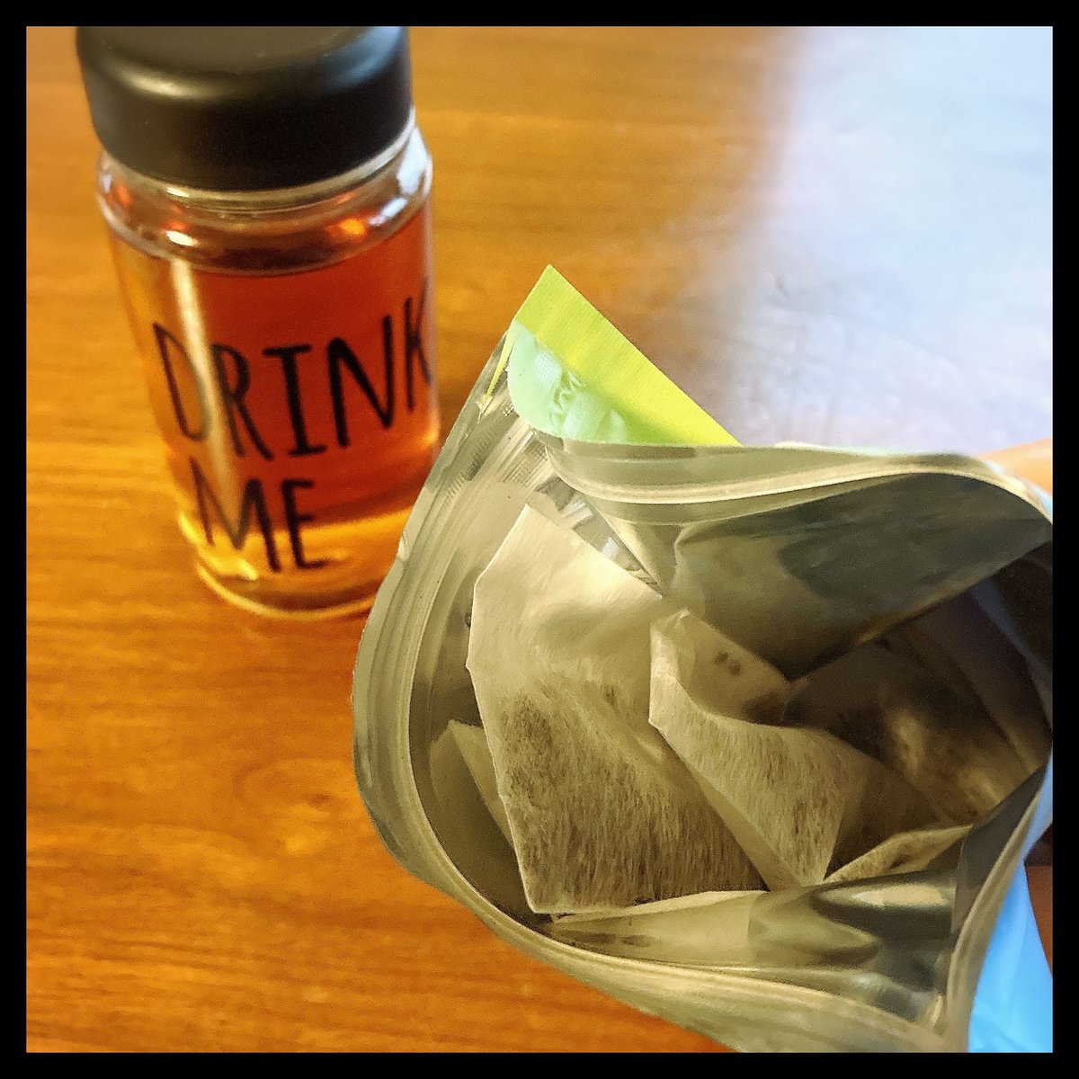 1129saaa's tweet photo. \アクティブな毎日に/
『ZEROTEA』
とても飲みやすくクセのないブレンドティー
ホットでもアイスでも美味しい✨
夏はさっぱりアイスで、寒くなってきたらホットでも
さっぱり飲めるので食事にも合います◎
https://t.co/dCj6KEZrkZ
#zer0tea #zerotea #ゼロティー #PR https://t.co/4WKDySE6M8