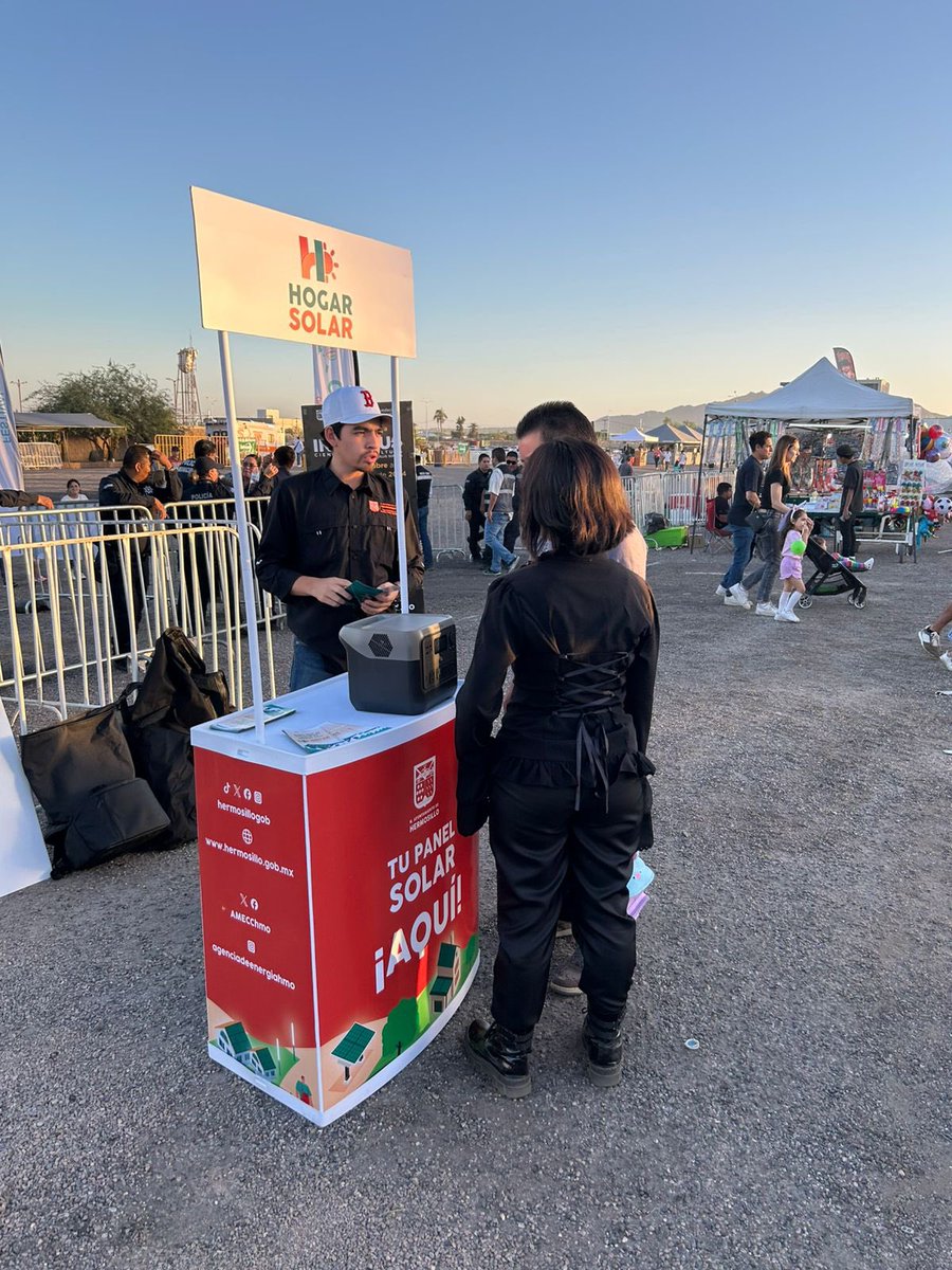 amecchmo's tweet photo. La #AgenciaDeEnergía presente el #FestivalDelGlobo en Hermosillo 🎈.
Si tienes planeando ir al festival o al concierto ¡visita nuestro módulo! Te compartimos información sobre #HogarSolar y además aprovecha y carga tu celular en nuestro sistema aislado. 🤳 https://t.co/yuTk86osLQ
