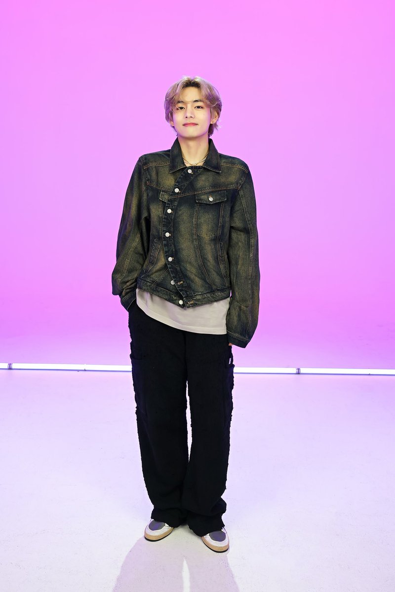 BTSLia5's tweet photo. I vote for #V at #2024MAMAVOTE https://t.co/NYnzyU43a7