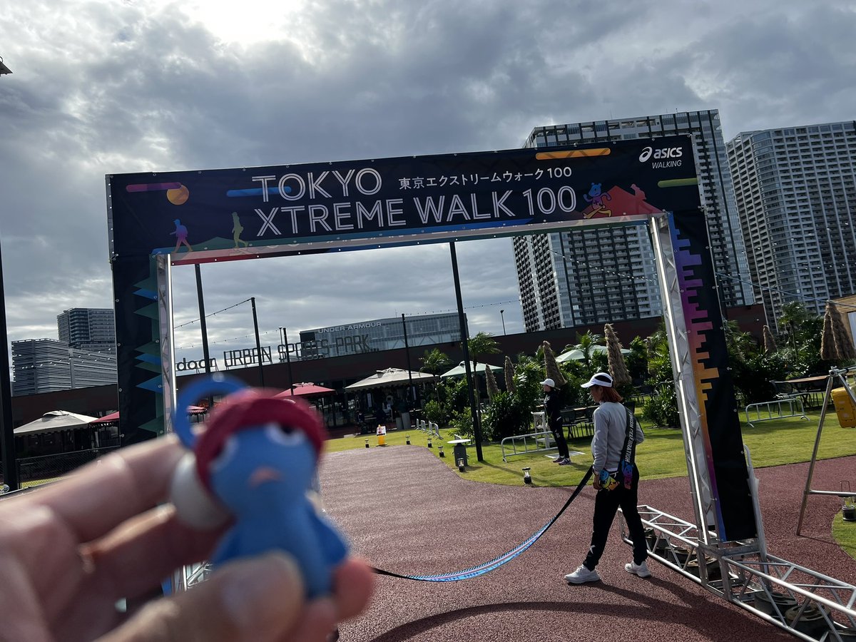 hirototwit's tweet image. 制限時間26時間で25時間30分でゴール！
びすこさん無事に完歩！
2日にわたり一緒に応援
ありがとうございました！
自分一人で歩くよりも嬉しいですね！
初めての感動の共有ありがとう😊
@biscuit_bisco 

#XW 
#東京エクストリームウォーク100 
#びすこさんの挑戦応援隊 
#ピクミンウォーキング部