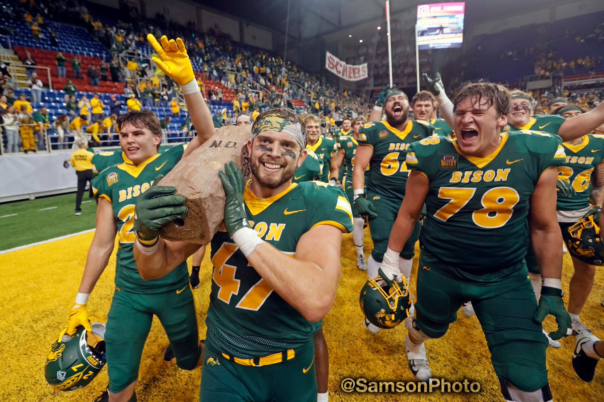 #NDSUBison bring the Dakota Marker home with a 13-9 thriller over South Dakota State. More photos&gt;&gt;&gt;
bit.ly/3BOqIXT