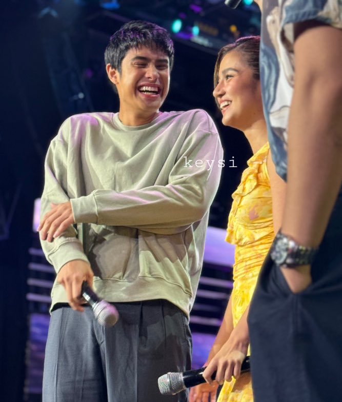ang saya saya niya kay belle ajdhsjdhsj

DONBELLE ASAPCore

#DonBelle
#DonnyPangilinan | #BelleMariano