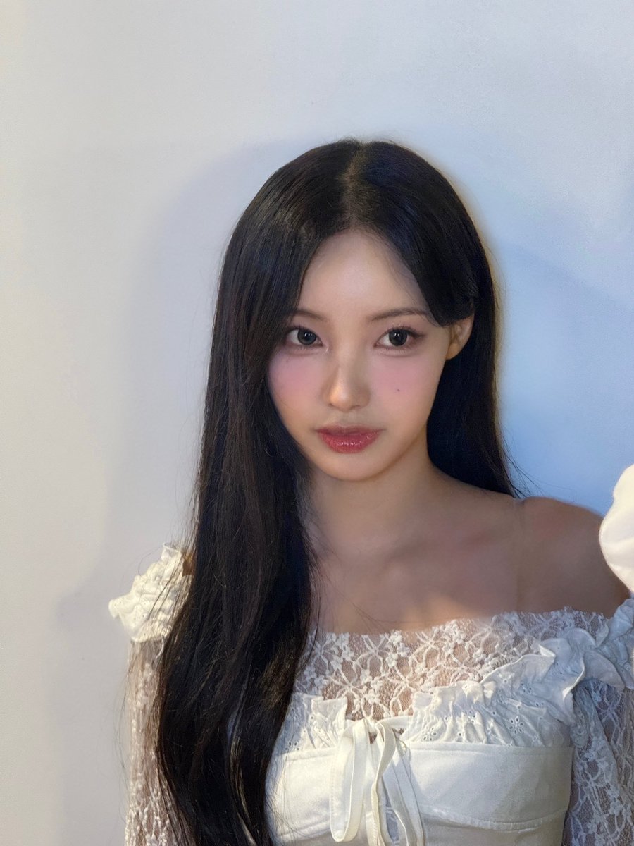 EnFiftyluv's tweet photo. Rescene Woni is so pretty. Her beauty should be viral tbh https://t.co/G4IVUTobzp