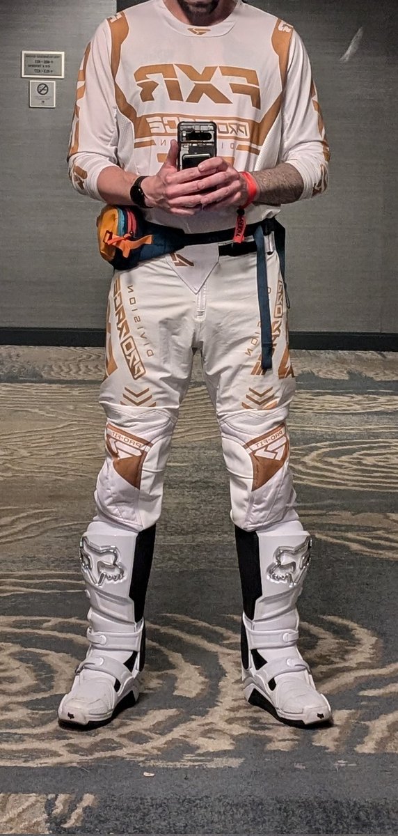 Locktober Day 21

What a wonderful MIR  

#locktober #chastity