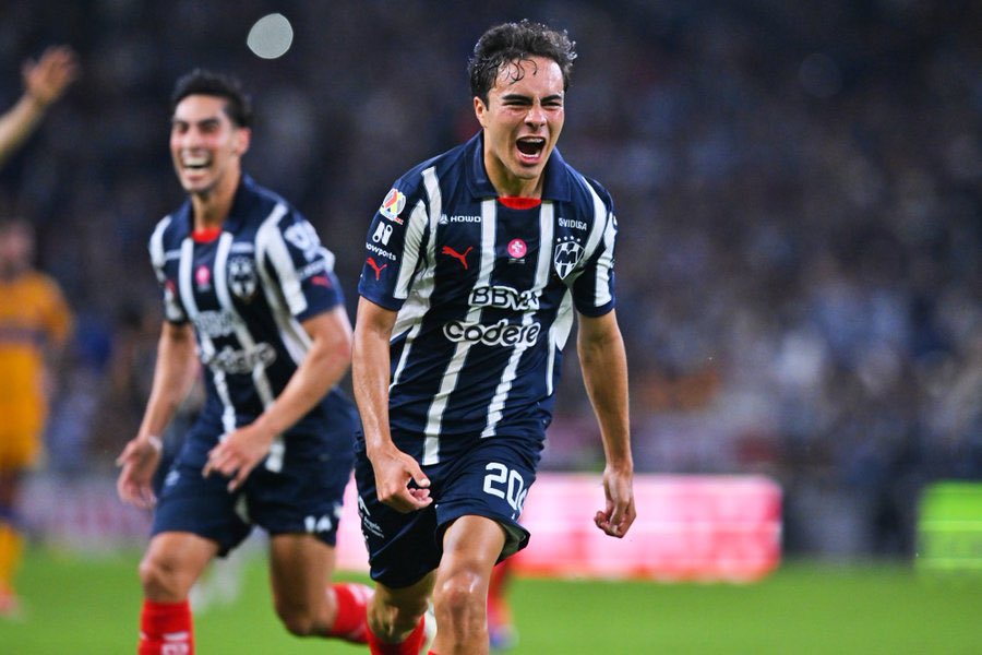 Antonio_Rosique's tweet photo. ¡Gran Clásico Regio! 

Lo que nos dejó el triunfo de 🤠Rayados

👉🏻 5to derbi consecutivo sin perder en el 2024

👉🏻 Mty no metía 4 goles en un clásico desde el 2003

👉🏻 2do partido en una semana en la que Demichelis vence a Paunovic

👉🏻 El canterano Fimbres debuta con doblete en clásicos 

#Colosal