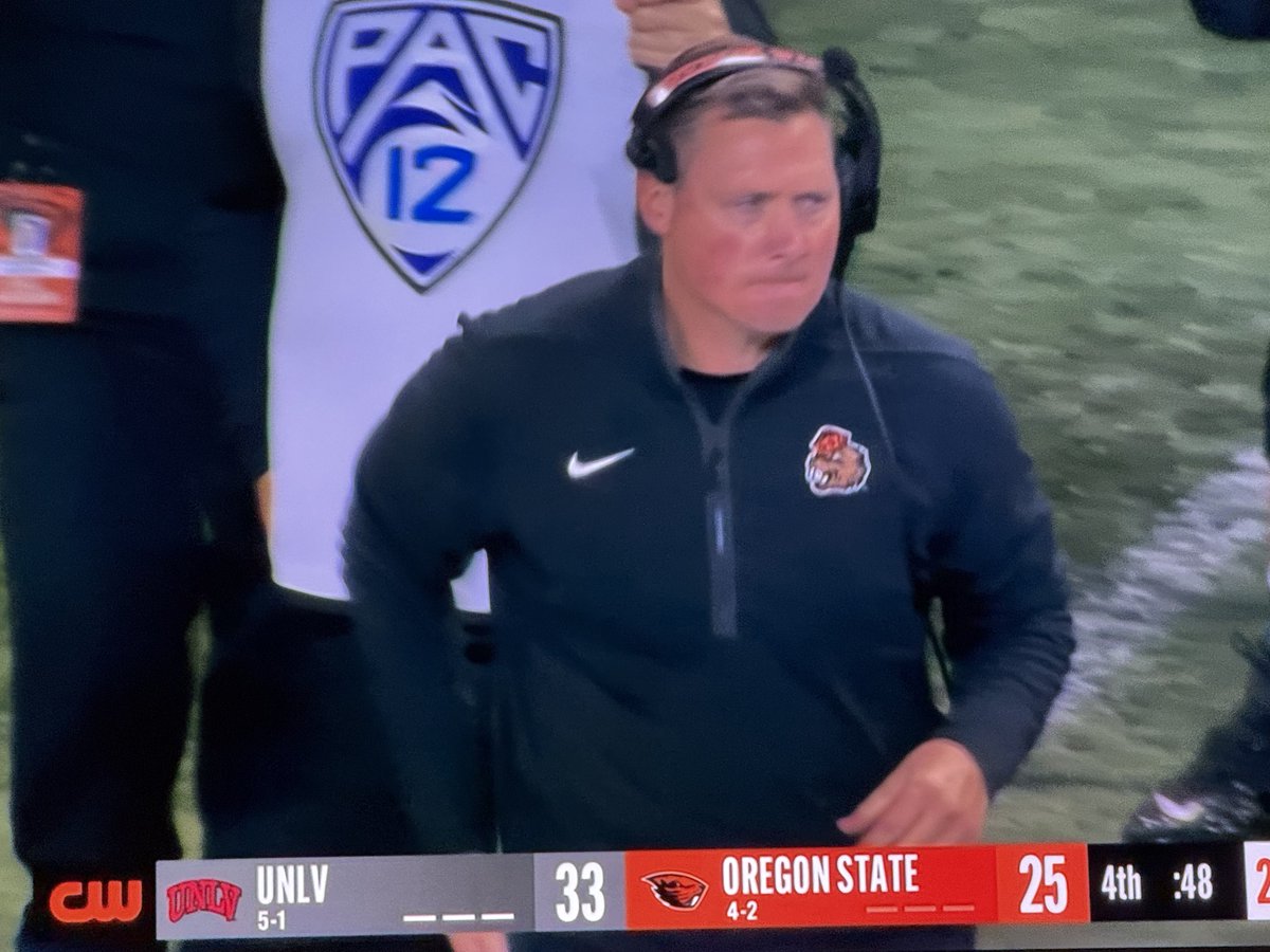 bmarcello's tweet image. Legit #Pac12AfterDark vibes
