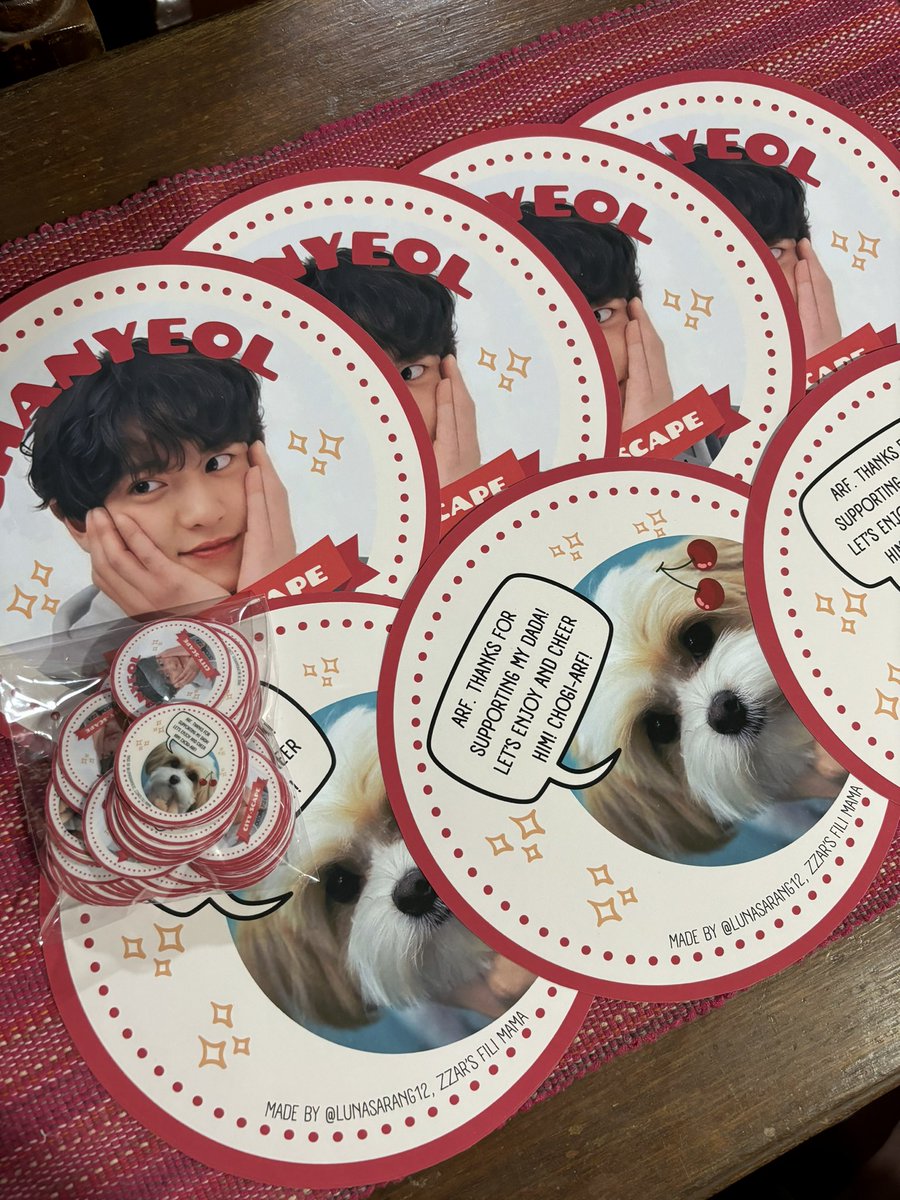 trinkph's tweet photo. 💥 round fans (customized print) for chanyeol’s city-scape in mnl 

— #trinkyupo #CHANYEOLinMANILA #CHANYEOL_都市風景_City_scape https://t.co/chVMj48huP