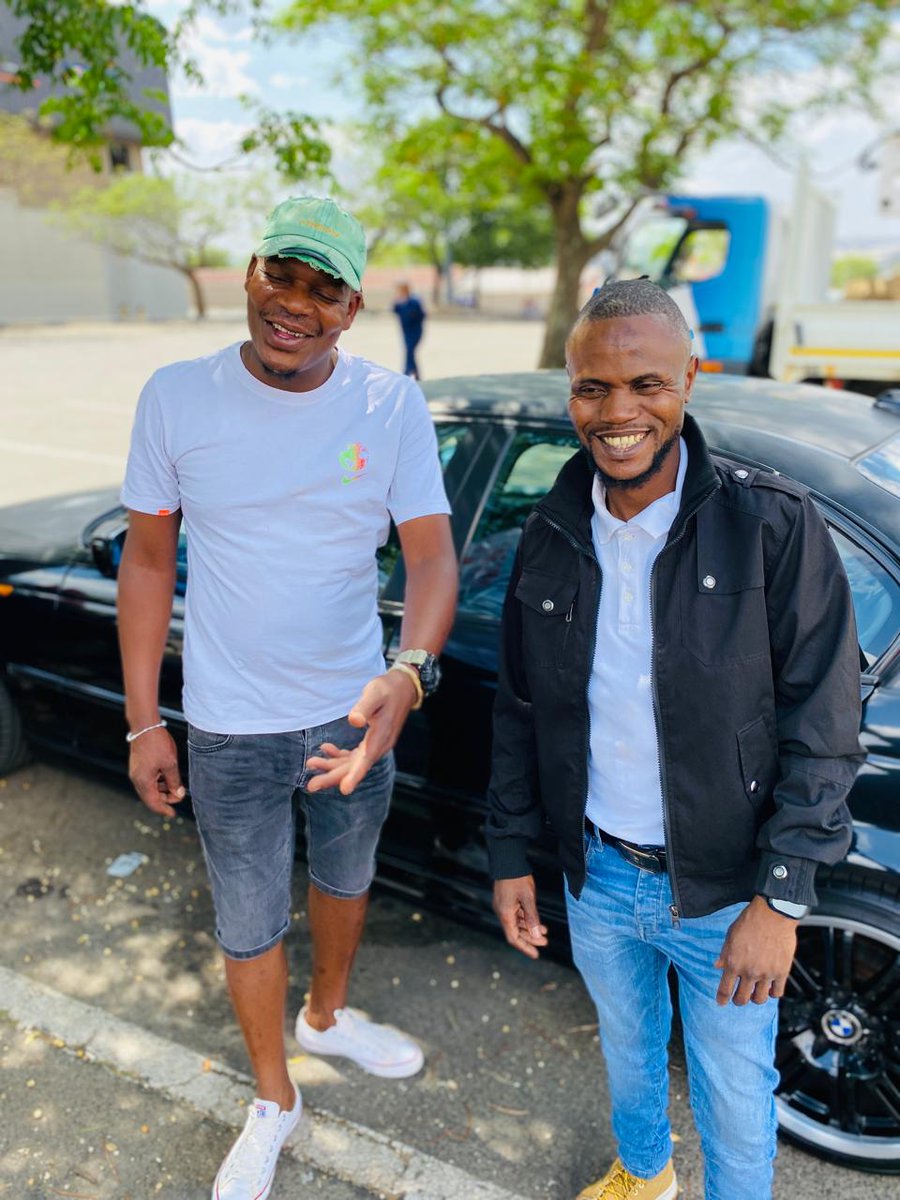 SNevhudoli's tweet photo. Me and my friend 😂😂😂 https://t.co/QZMKSUWJBt
