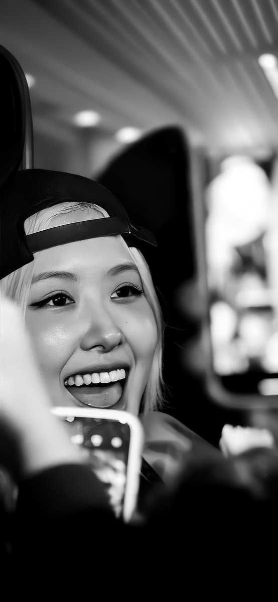 0211rxsy's tweet photo. #ROSÉ #로제 lockscreens//wallpapers

- ROSÉ IN BRAZIL https://t.co/RAXPfzOern