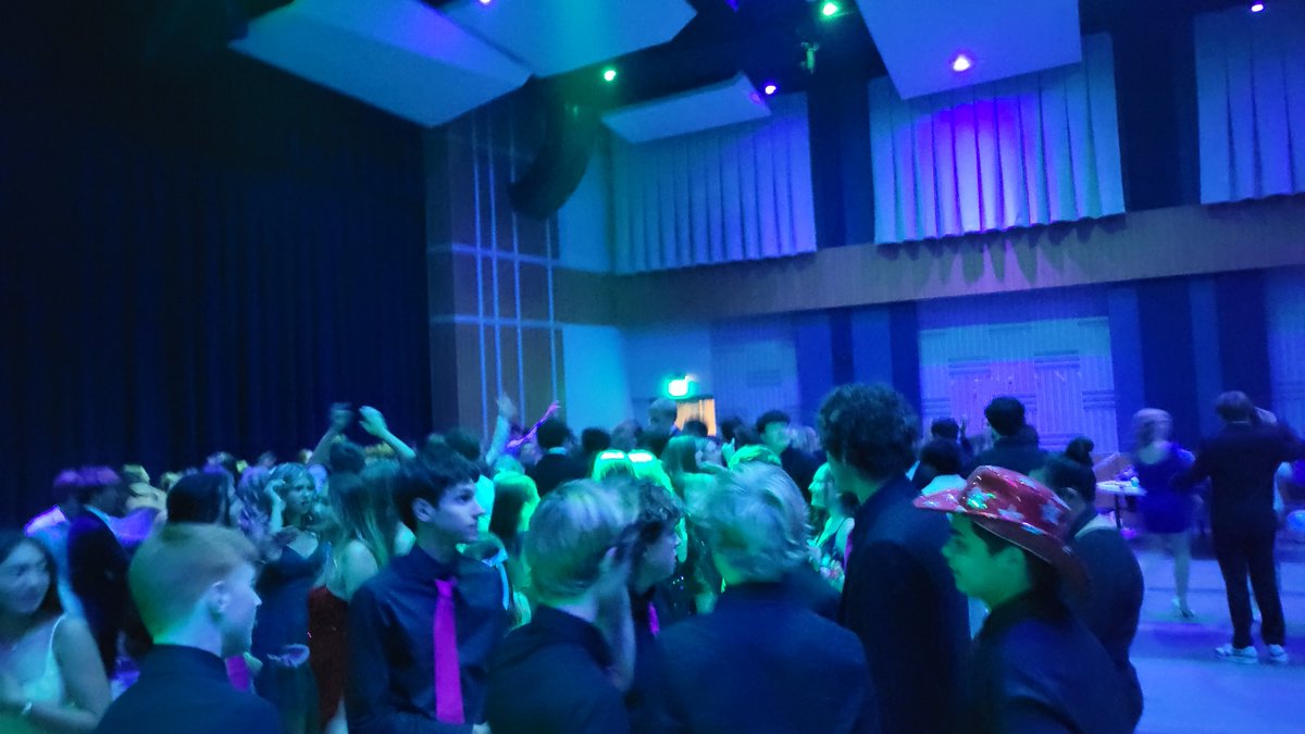 RealDragonKing0's tweet image. Just had my Homecoming Dance and the crowd's favorite song was probably "FE!N". And they ended the night with "Thick of It" - that got everyone out fast. 
#ThickOfIt 
#Homecoming24 
#Homecoming