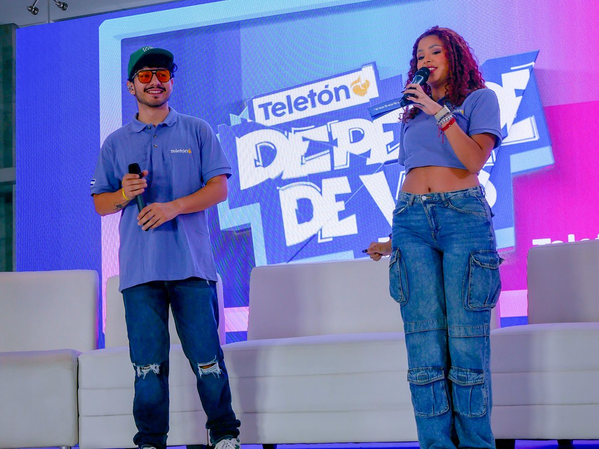 TeletonSV's tweet photo. Así inició la #TeletónDigital, demostrando que la pasión, energía y entusiasmo son clave para seguir transformando vidas 💙💛

#Teletón2024 #DependeDeVos https://t.co/gaG34cuiut