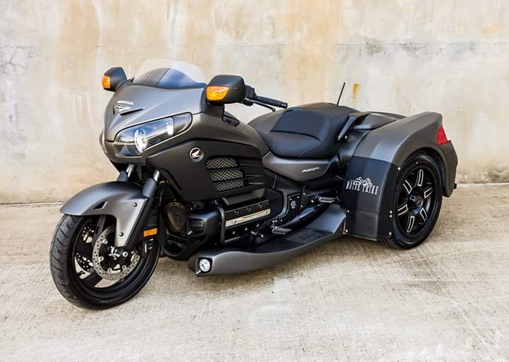 Official_ObiGee's tweet photo. #PHOTOSHOW : HONDA F6B
This is the first Honda F6B with Razor IRS kit! This particular unit is available for adoption through H&W Honda/Yamaha/Can-Am in Marshall, TX. https://t.co/1FmmZFssT9