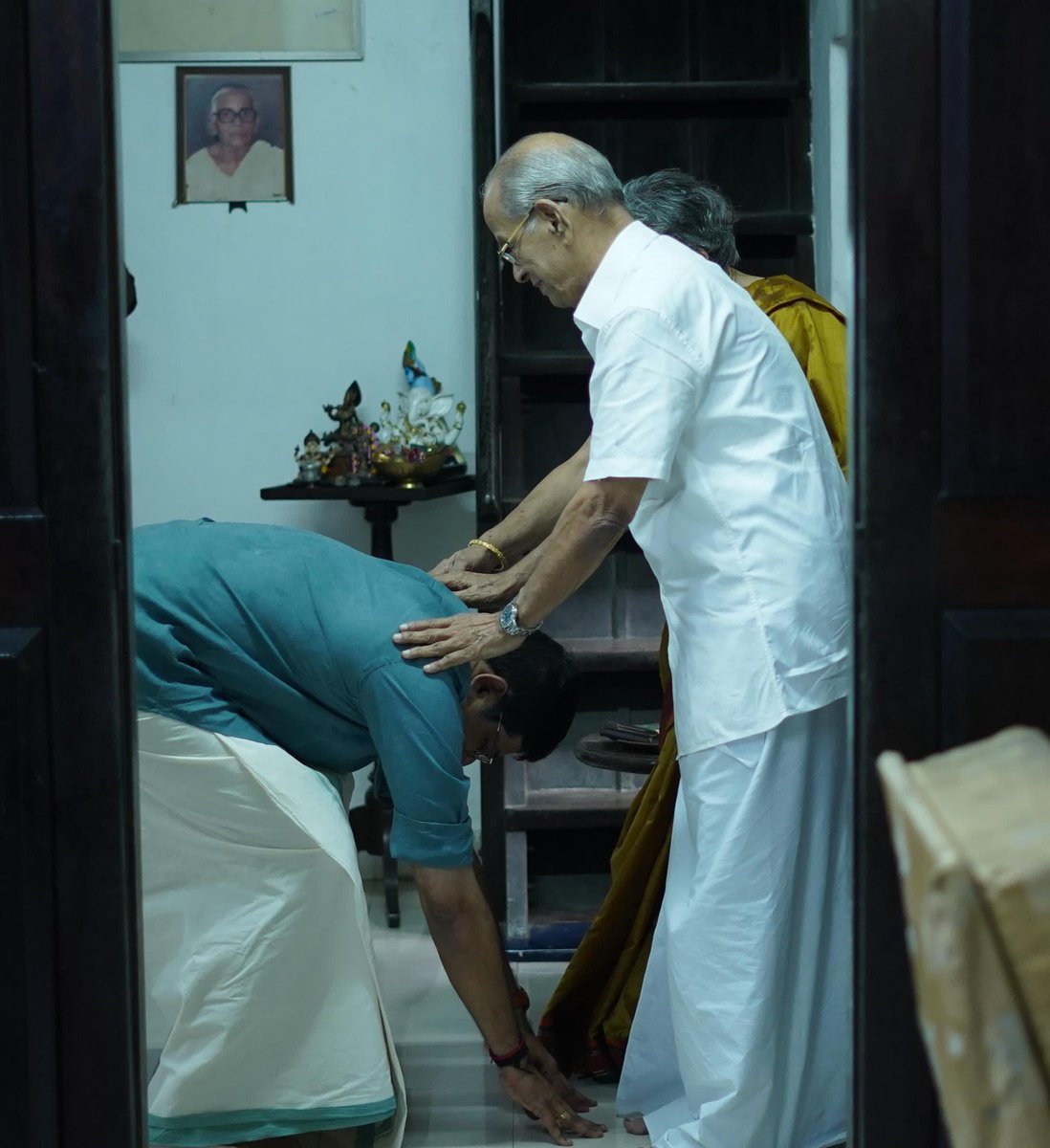 dheeraj_sreyas's tweet photo. ഈ ശ്രീധരൻ്റെ അനുഗ്രഹത്തിൽ വിജയം വരിക്കാനുള്ള യാത്രയ്ക്കാരംഭം ❤️
#OurCK
#Palakkad https://t.co/cT5wZuVTXk