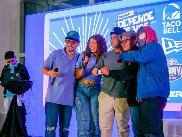 TeletonSV's tweet photo. En esta #Teletón2024 💛💙 vimos mucho talento y pasión, como lo fue este #FreestyleRap

#DependeDeVos #Inclusión https://t.co/oPfl36hFUy