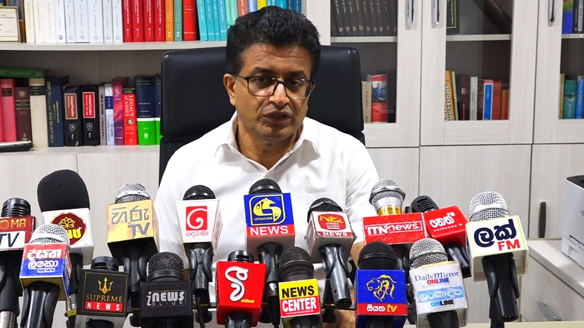 hirunews's tweet photo. "ජනපති අනුරට හෙට උදේ 10 වෙනකම් කල් දෙනවා, මං හිරේ ඉදන් හරි මේක එළියට දානවා "
Read more >>>https://t.co/NZLwQZ0oSj
#Hirunews #HiruSinhalaNews #HiruEnglishNews #LKA #Srilanka #TruthAtAllCosts #Udayagammanpila #Pasku #Report #AKD https://t.co/jdmCowcqWa