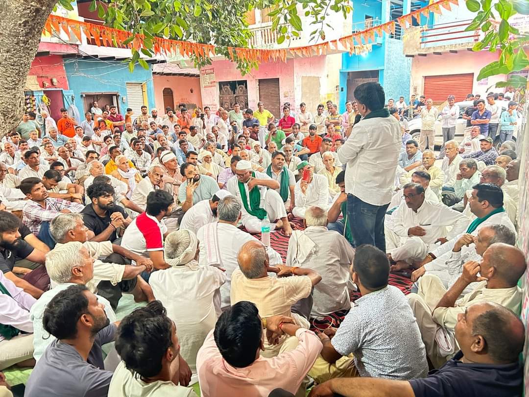 Prashant Rajput (@prashan38810528) on Twitter photo आज रास्ता बना लिया तो
कल मंजिल भी मिल जाएगी
हौसलो से भरी यह कोशिश
एक दीन जरूर लग लाएगी....✍🏻
जेवर एयरपोर्ट के पीड़ित किसान
#अपना_हक_लेके_रहेंगे
#विस्थापन_में_समतुल्य_भूमि
<a href="/myogiadityanath/">Yogi Adityanath</a> <a href="/CMOfficeUP/">CM Office, GoUP</a> <a href="/UPGovt/">Government of UP</a> <a href="/InfoDeptUP/">Information and Public Relations Department, UP</a> <a href="/ChiefSecy_UP/">Manoj Kumar Singh, IAS, Chief Secretary, UP</a> <a href="/spgoyal/">SP Goyal</a> <a href="/CommissionerMe3/">Commissioner Meerut</a> <a href="/dmgbnagar/">DM G.B. Nagar/NOIDA</a> <a href="/spgoyal/">SP Goyal</a> आज रास्ता बना लिया तो
कल मंजिल भी मिल जाएगी
हौसलो से भरी यह कोशिश
एक दीन जरूर लग लाएगी....✍🏻
जेवर एयरपोर्ट के पीड़ित किसान
#अपना_हक_लेके_रहेंगे
#विस्थापन_में_समतुल्य_भूमि
<a href="/myogiadityanath/">Yogi Adityanath</a> <a href="/CMOfficeUP/">CM Office, GoUP</a> <a href="/UPGovt/">Government of UP</a> <a href="/InfoDeptUP/">Information and Public Relations Department, UP</a> <a href="/ChiefSecy_UP/">Manoj Kumar Singh, IAS, Chief Secretary, UP</a> <a href="/spgoyal/">SP Goyal</a> <a href="/CommissionerMe3/">Commissioner Meerut</a> <a href="/dmgbnagar/">DM G.B. Nagar/NOIDA</a> <a href="/spgoyal/">SP Goyal</a>