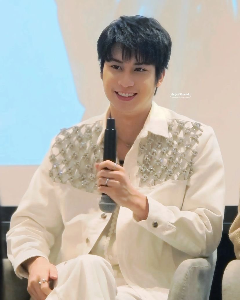 AugustNamfahOFC's tweet image. 2024.10.19 @AugustZu  at #AddictedHeroin #BookFair @ QNSCC 💚

🎮🕹🎲🤭

#ออกัสวชิรวิชญ์ #augustvachiravit