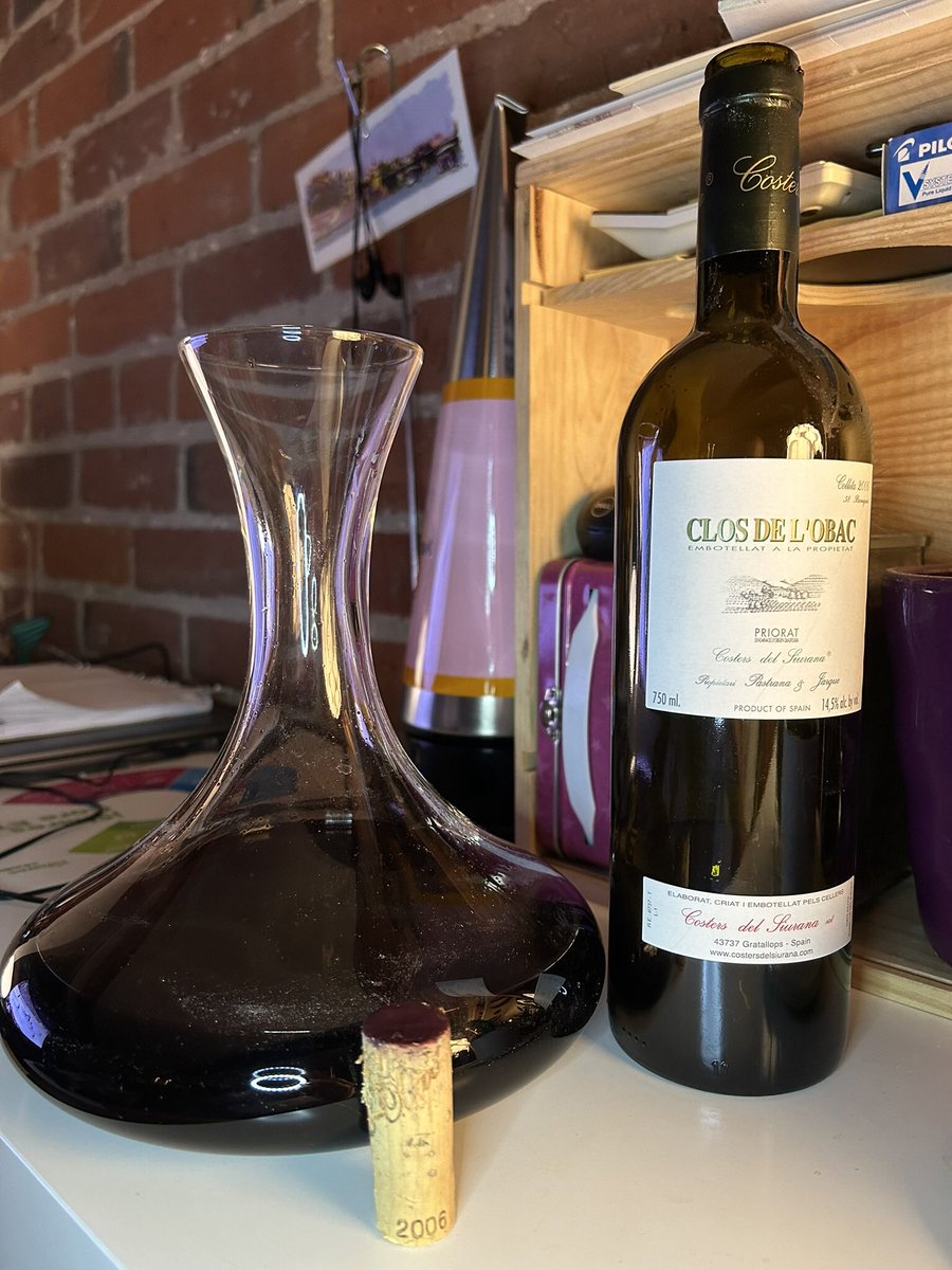 SteveKubota's tweet photo. @_drazzari @hestanvineyards @jflorez @AskRobY @i_stephie @CaththeWineLady @LadyCWine @rr_pirate @DemiCassiani @vdebrunner @mickeyfinn22 @grapelive @SideHustleWino @RedWineCats @myvinespot #MerlotMe! We chose an aged #Priorat with #Steak tonight. Cheers! https://t.co/q8kguBA8Mx