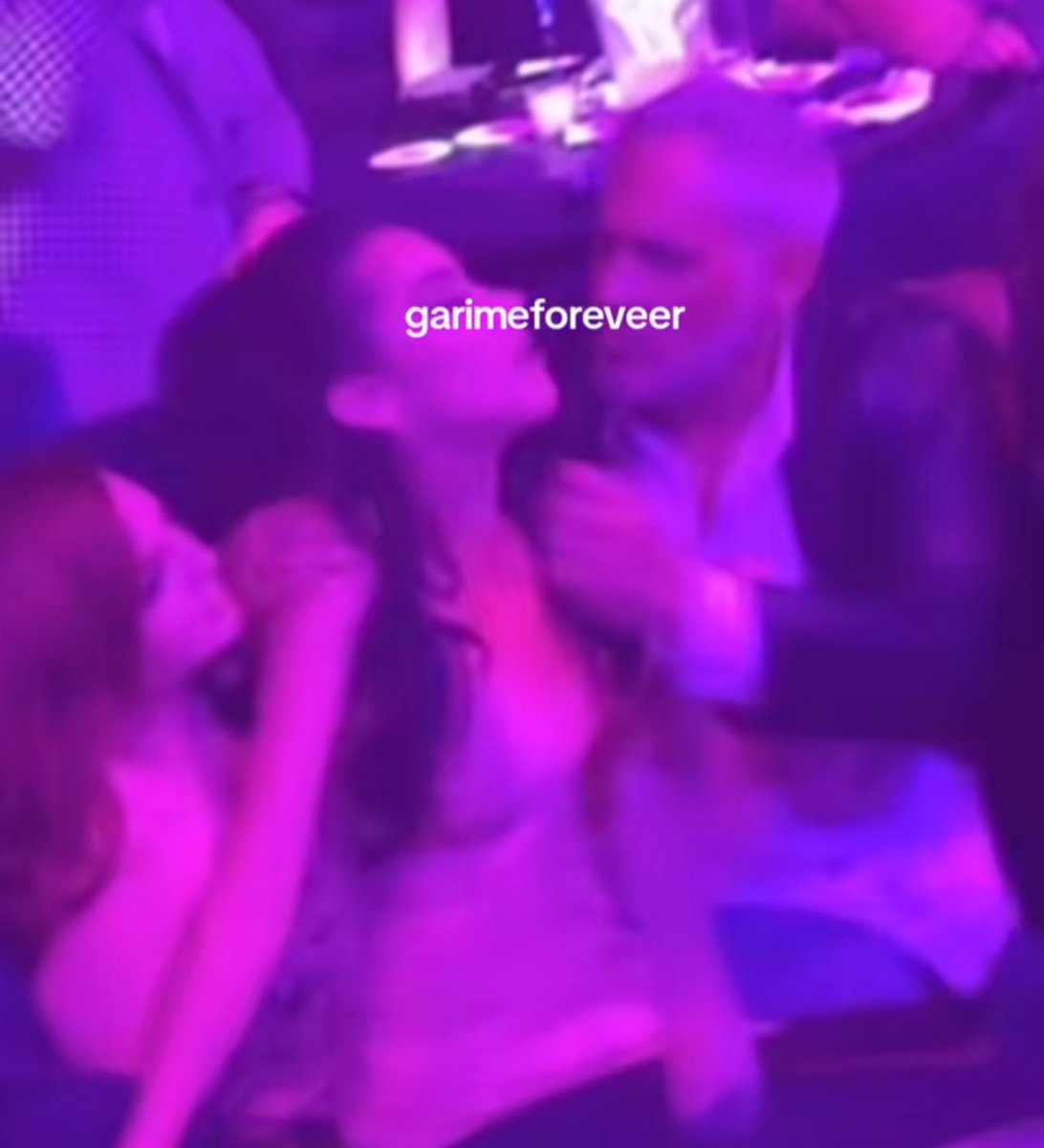 abraham_arroniz's tweet photo. Todas las machorras ven un shipeo entre #karime y #Gala pero el verdadero es de Karime con #Arath
Las machorras ahuevo quieren "crear" una relación falsa entre ellas pero aquí el ganon está siendo Arath
#Garime ni que su culo aquí la realidad es #Arime y este señor está casado. https://t.co/RyfwuJredJ