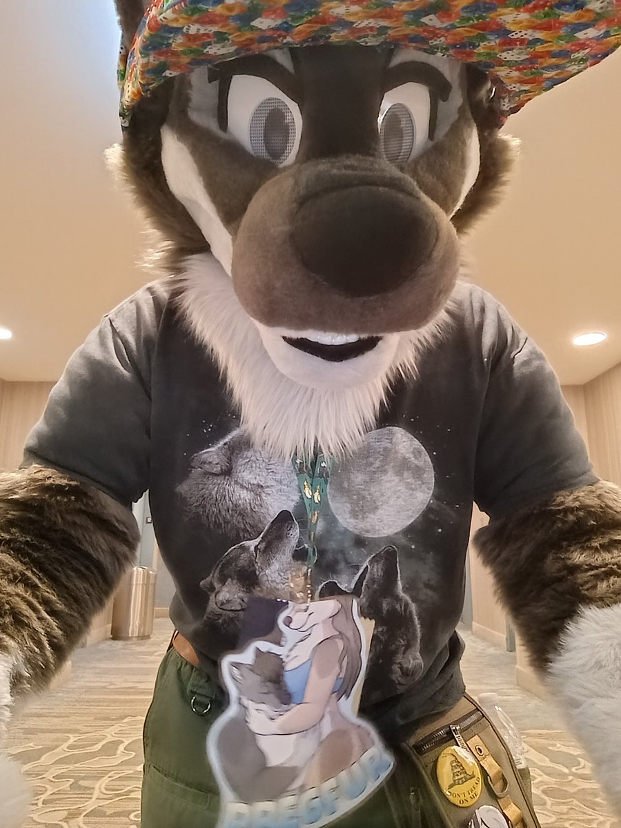 Pregfur - Happy Mayternity!🤰🐺 tweet media