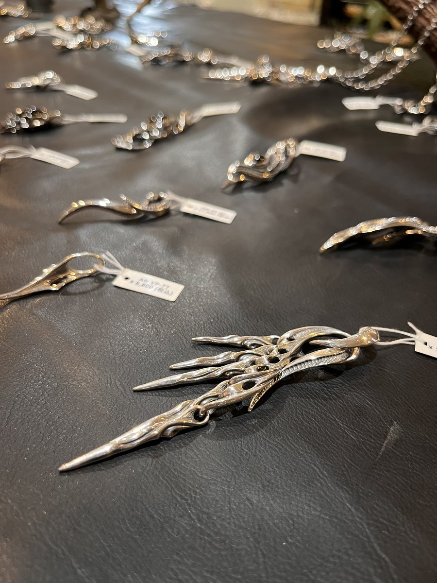 giftrover_2022's tweet photo. ★AbilityNormal★
本日デザイナー在店イベント‼︎
ワンメイク狙いの方お早めに🙌
#silver925 #シルバーアクセサリー #シルバー925 #群馬シルバーアクセサリー #高崎シルバーアクセサリー #abilitynormal #giftrover https://t.co/2ah8mtXVj2