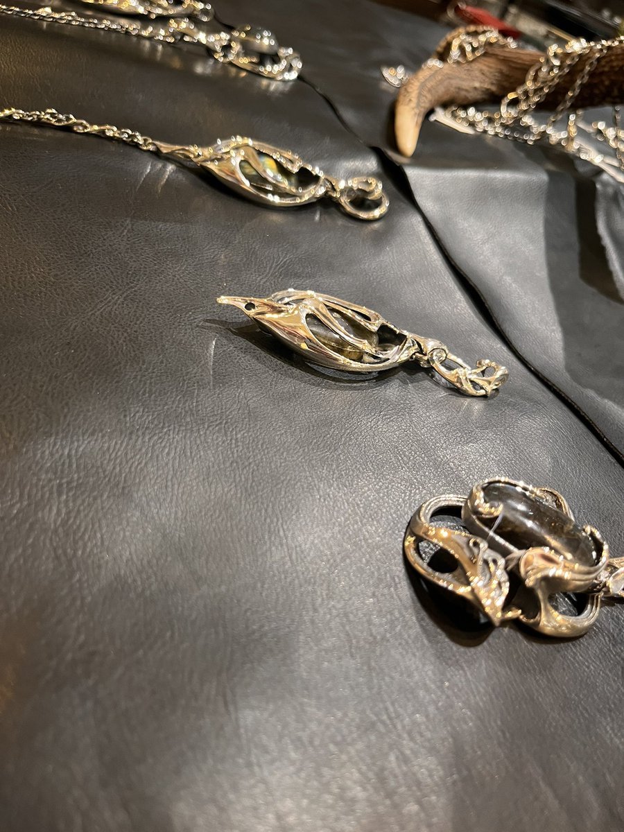 giftrover_2022's tweet photo. ★AbilityNormal★
本日デザイナー在店イベント‼︎
ワンメイク狙いの方お早めに🙌
#silver925 #シルバーアクセサリー #シルバー925 #群馬シルバーアクセサリー #高崎シルバーアクセサリー #abilitynormal #giftrover https://t.co/2ah8mtXVj2