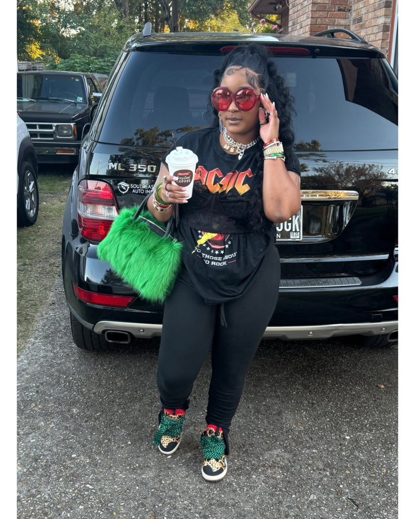 MsCeNisha's tweet photo. hood princess👌🏽, 
nothing you’re used too🧪 https://t.co/L8dVRnAUDq