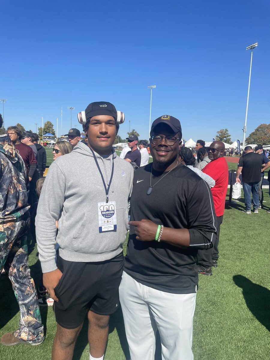 Tannerr_thorne's tweet photo. Had a great time @racersfootball today!Loved the atmosphere hope to be back down! @CoachM11es @BrannonTidwell @CSmithScout @OhioXsAndOs @NOFBpersist https://t.co/fPcJyYtWss