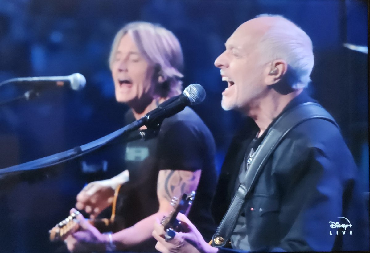 socflyny's tweet photo. Peter Frampton is STILL the GOAT!! 🎸💗🔥
@peterframpton thanks for being the soundtrack of my youth!! Your music is as timeless as you are!
#RockandRollHallofFame2024 #RockRoyalty #Icon https://t.co/lBuNY7kVA2