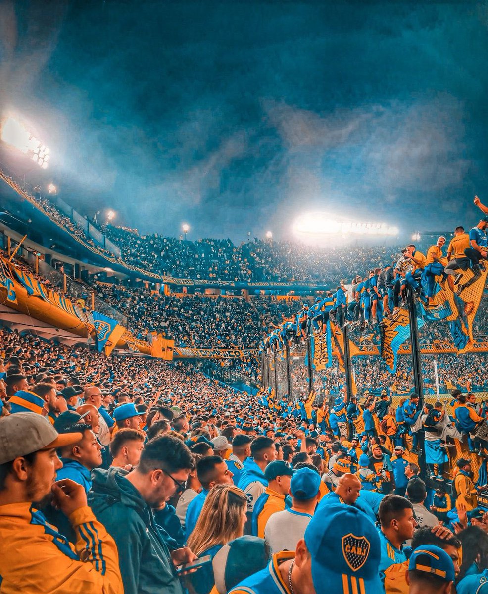 Me hacés renegar 
Me hacés sufrir
Pero nunca dejare de amarte