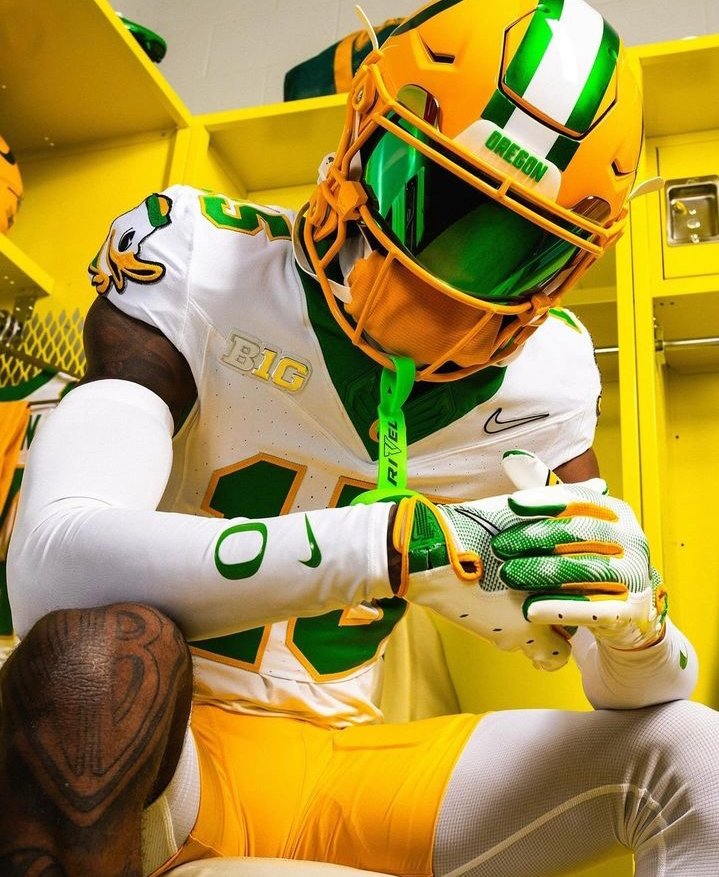 Win__The__Day's tweet photo. #1 - Oregon Ducks
Enough Said. #GoDucks #FEBU #GenerationO https://t.co/BZKiOaRG44
