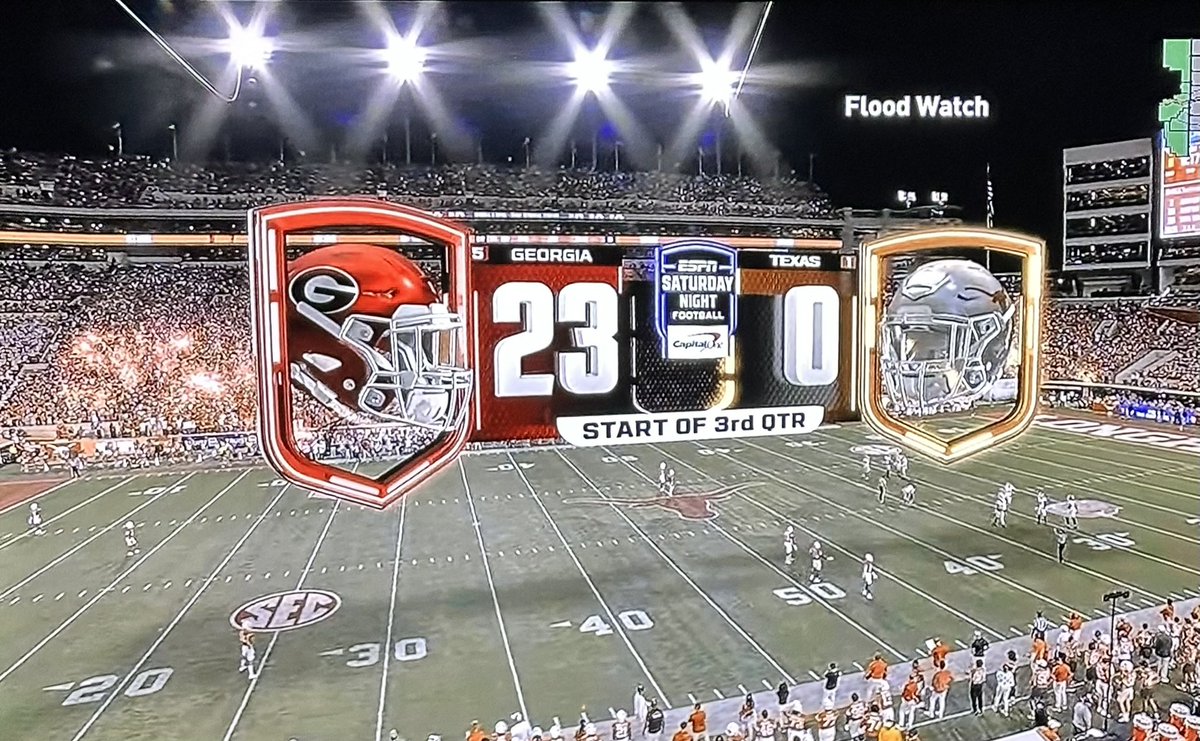 TDennisSportTog's tweet image. Georgia Bulldogs 23 points
Texas Longhorns 38 yards
HALFTIME 👀
#UGAvsTEX 🔥🔥🔥
