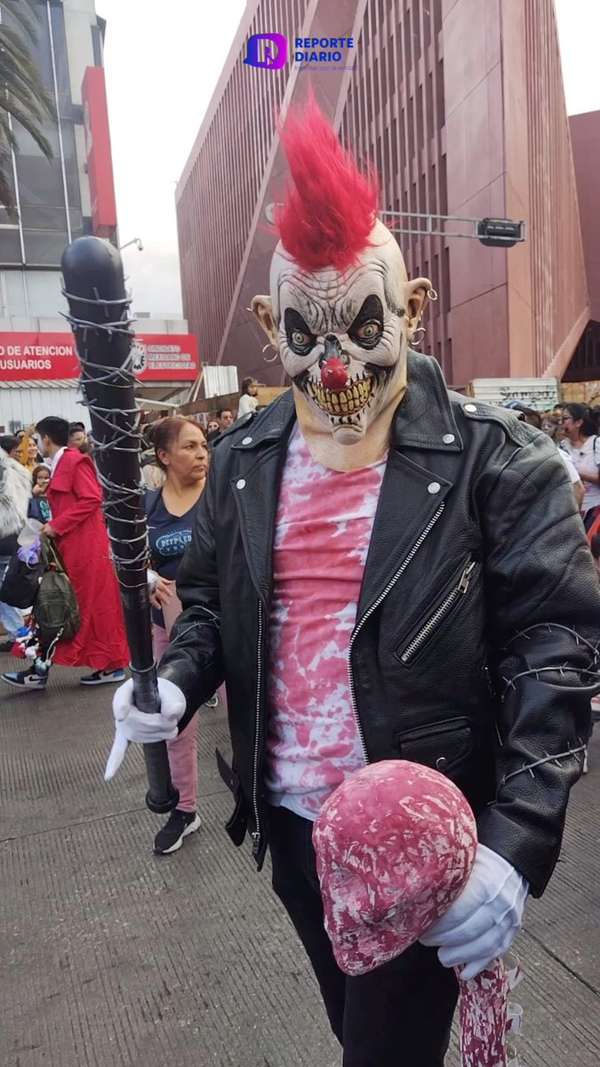 reportediariopv's tweet photo. Tres mil zombies toman la CDMX
Está es la décimo séptima edición de la marcha zombie en la capital del país
Leer nota: https://t.co/9GTNRaKpw1
Redacción: Sugey Cruz
#MarchaZombie #Hoy #MuertosVivientes #Cdmx #Zócalo #MarchaConCausa https://t.co/VbLGvm3aBX